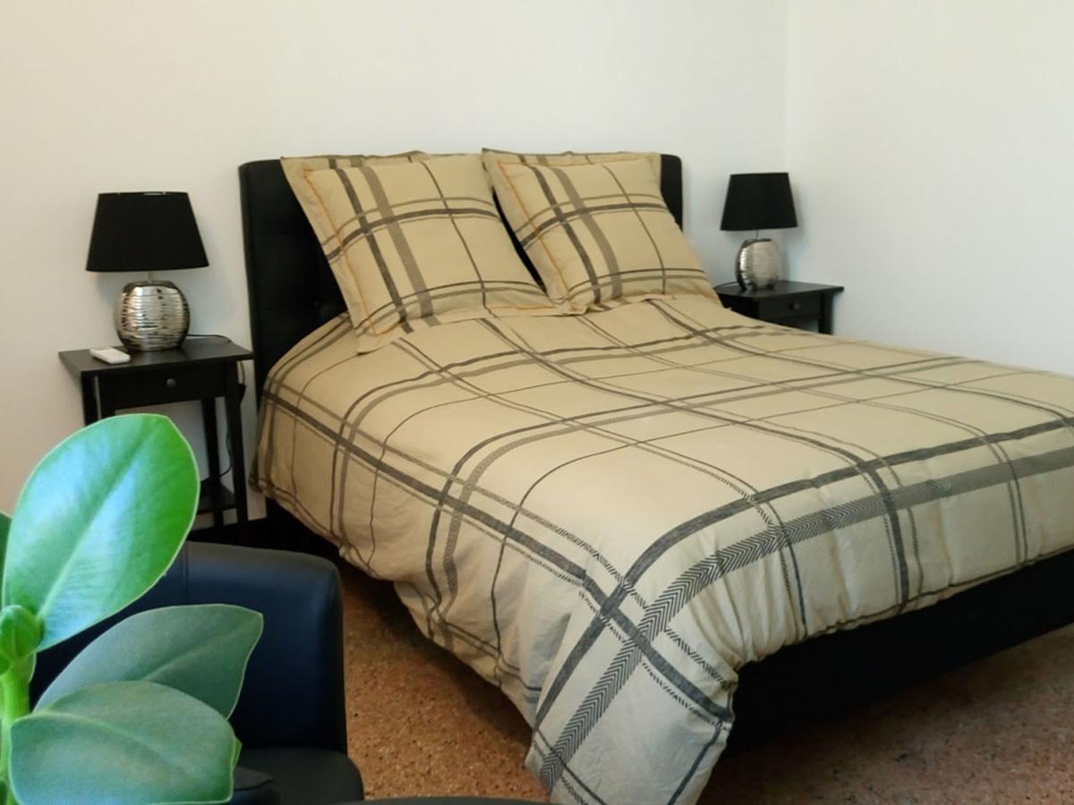 Le Clos Chez Michel Montpellier Bagian luar foto